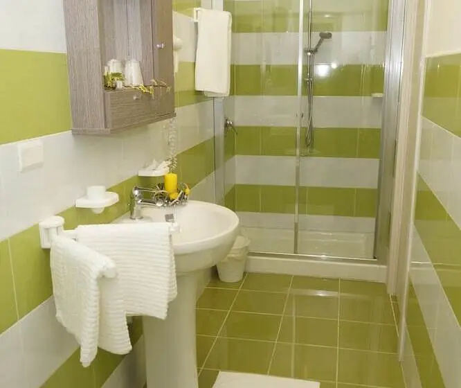 Classic Kolmen Hengen Huone, Valleverde
