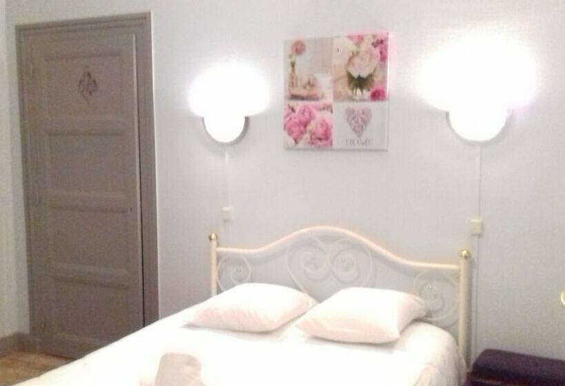 Номер Стандарт, Cit Hôtel La Résidence