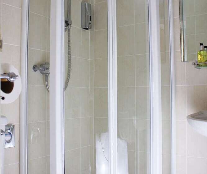 Номер Стандарт, Whitemoor House B&b