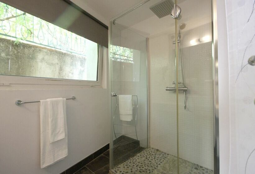 חדר סטנדרט, Couette Et Café