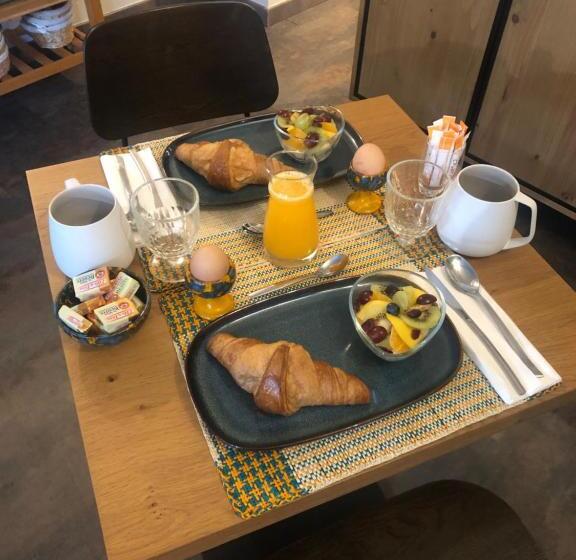 חדר סטנדרט לשלושה עם נוף לגינה, Couette Et Café