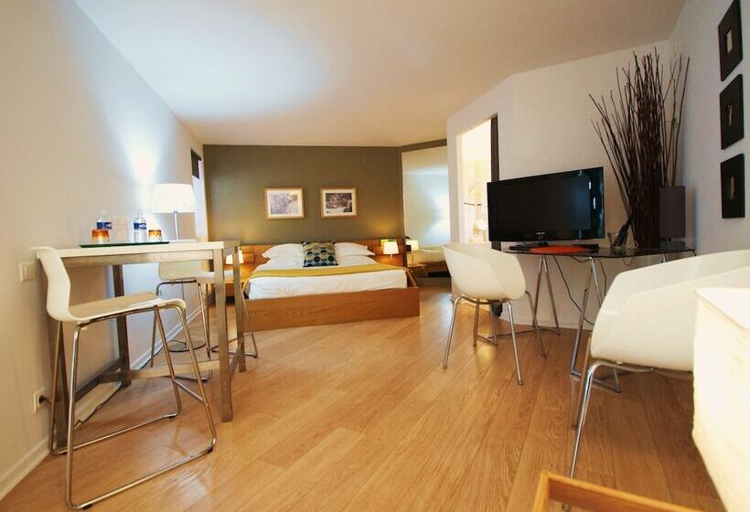 חדר סטנדרט, Couette Et Café