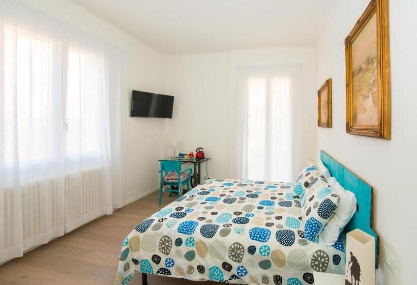 اتاق لوکس, Ramo Rosso Di Paolo Natalini