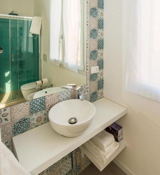 اتاق استاندارد, Ramo Rosso Di Paolo Natalini