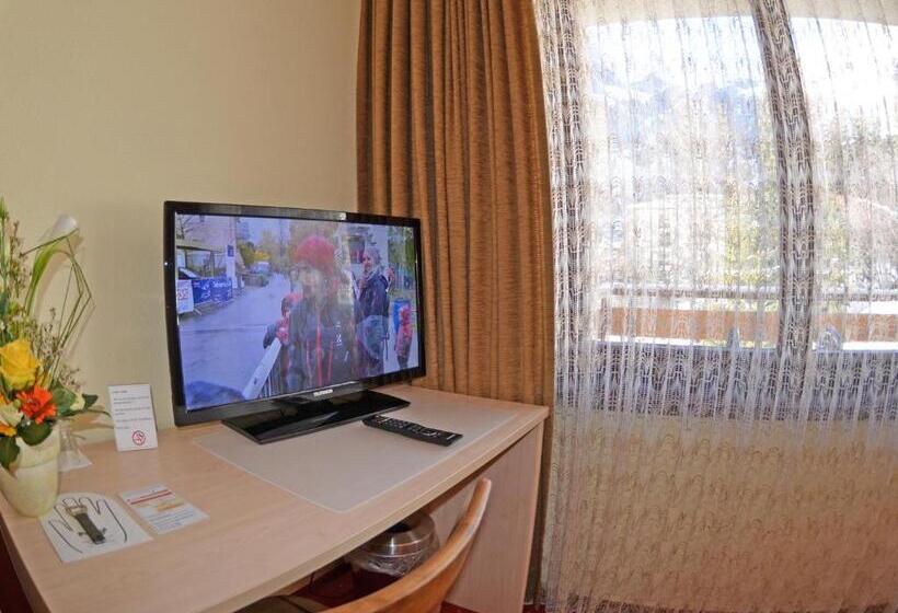 חדר סטנדרט, Alex