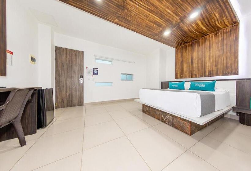 标准间, San Antonio Plaza