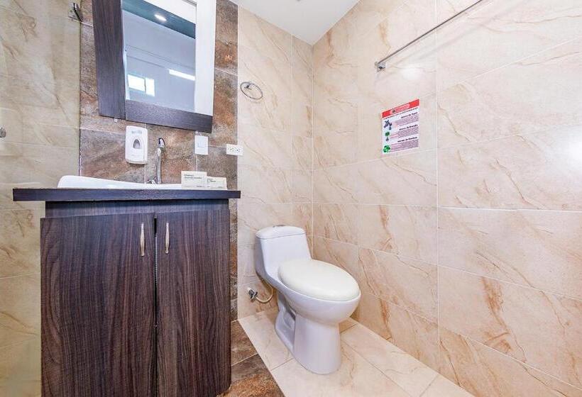 标准间, San Antonio Plaza