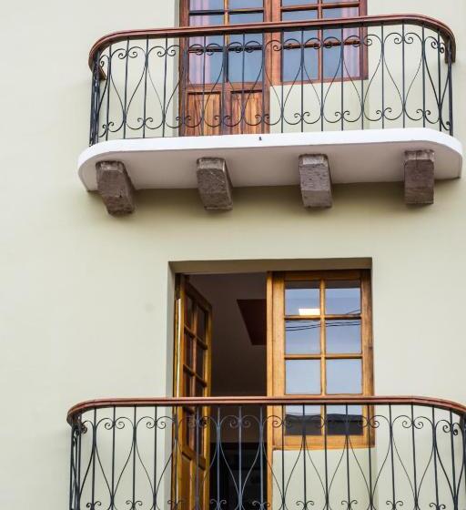 Quarto Estandar com Sacada, Casa Ecuatreasures Centro Historico