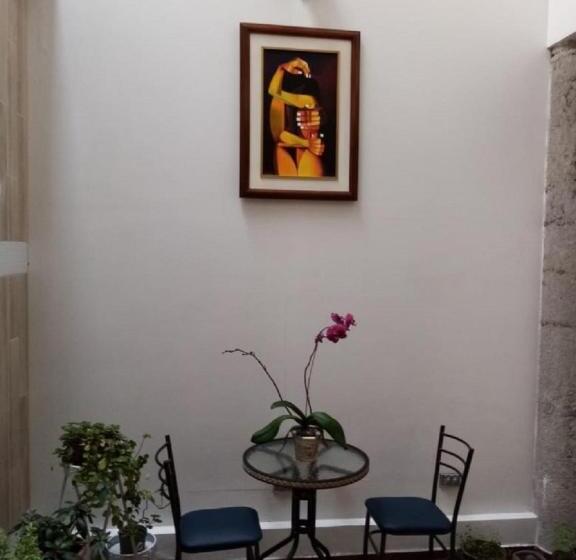 Quarto Estandar com Sacada, Casa Ecuatreasures Centro Historico
