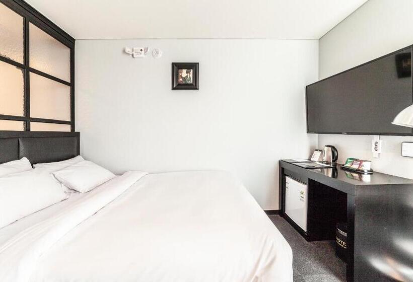 豪华房间, Gangneung Tourist