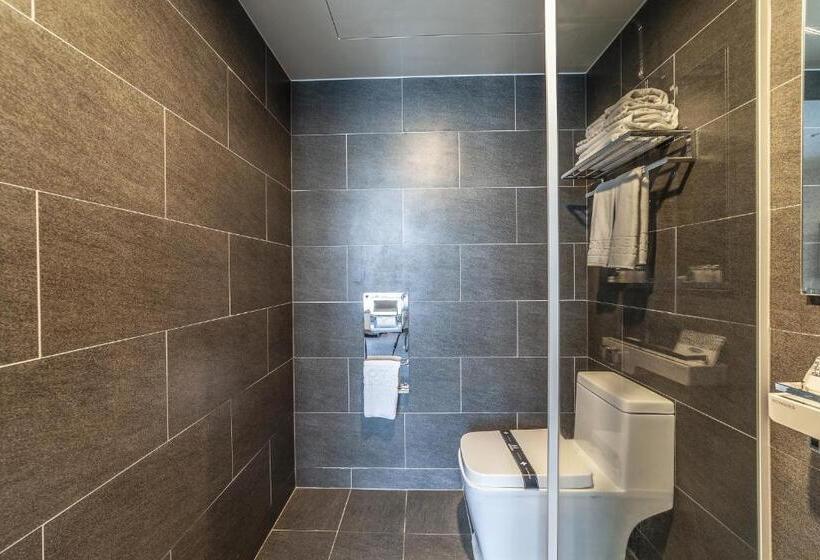 豪华三人间, Gangneung Tourist