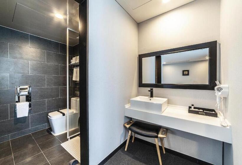 豪华三人间, Gangneung Tourist