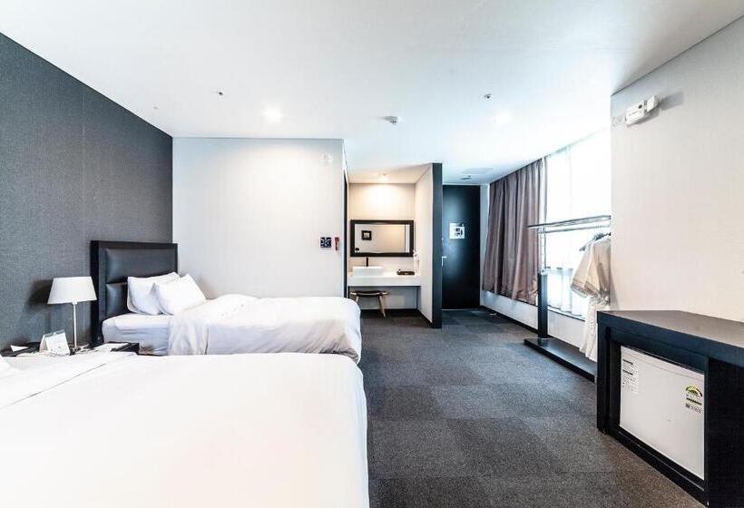 豪华三人间, Gangneung Tourist