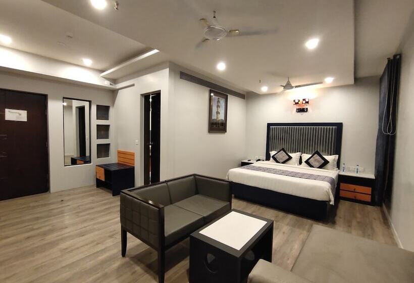 סוויטה, Regenta Inn Vadodara, 500m From Railway Station