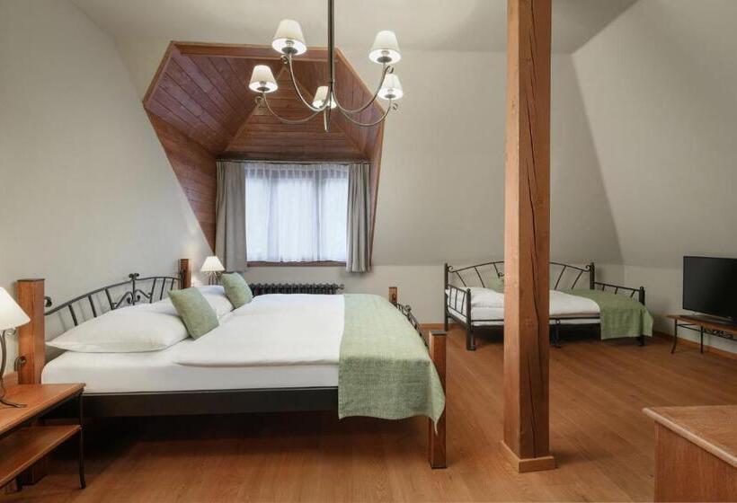 标准三人间, Resort Sobotín