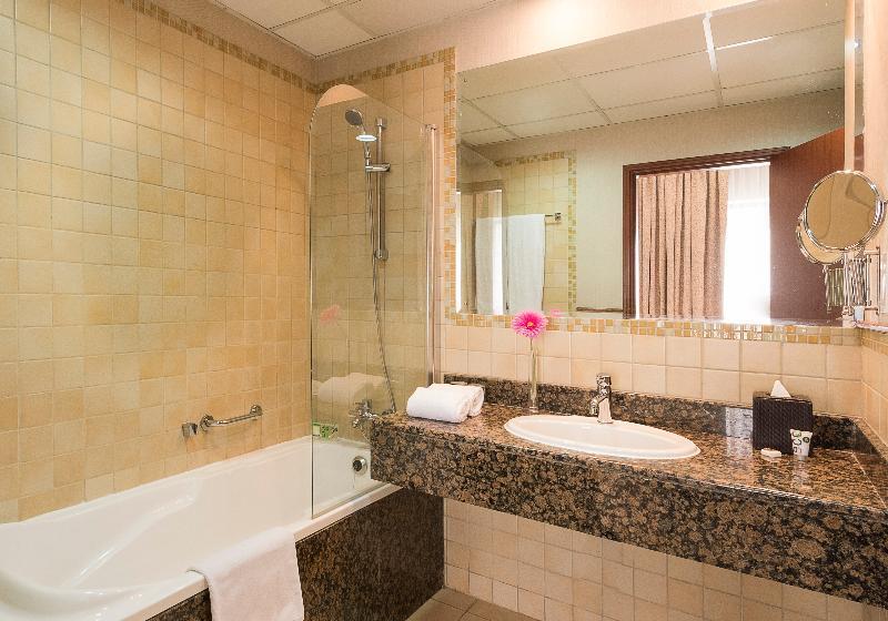 اتاق استاندارد سه نفره, Santuario Das Aguias