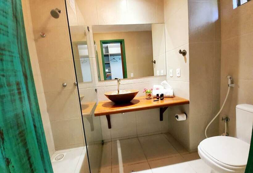 اتاق استاندارد سه نفره, Santuario Das Aguias