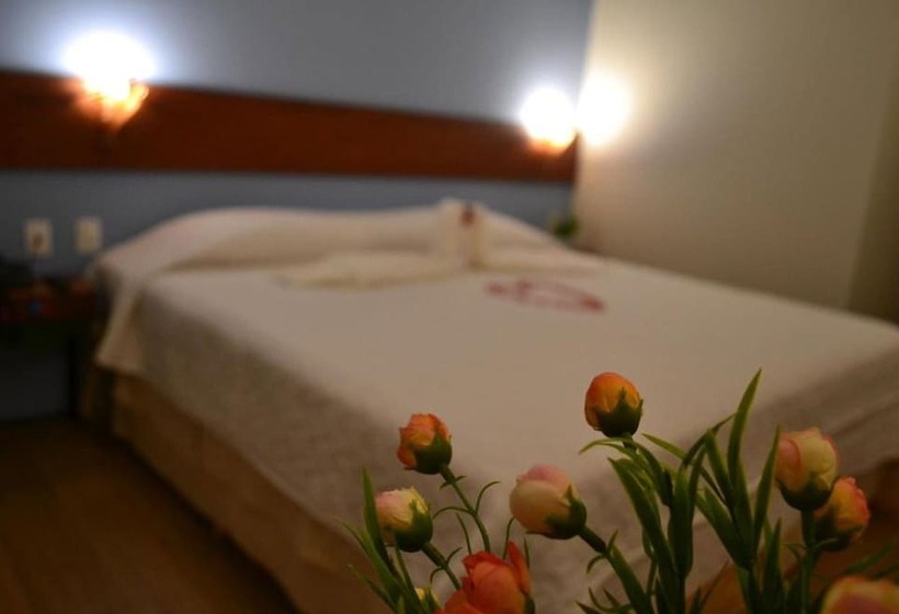 اتاق استاندارد سه نفره, Santuario Das Aguias