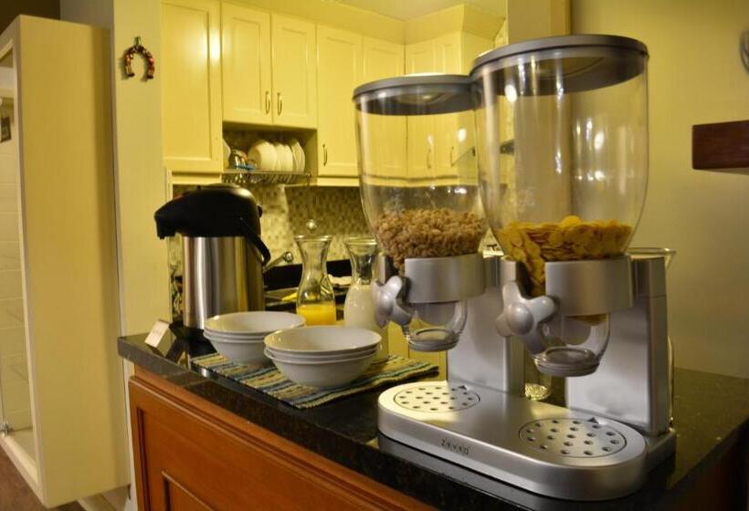 اتاق استاندارد سه نفره, Kangaroo Wasi Airport Bed & Breakfast