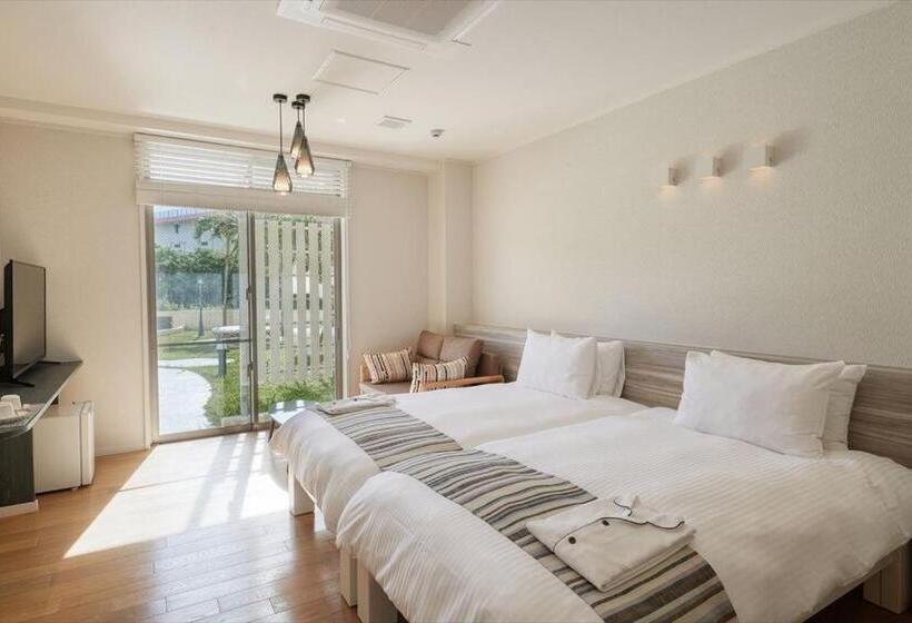اتاق لوکس با چشم‌انداز دریا, La Casa Panacea Okinawa Resort