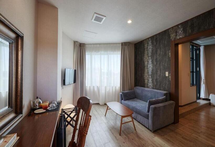 غرفة ديلوكس مطلّة علي البحر, La Casa Panacea Okinawa Resort