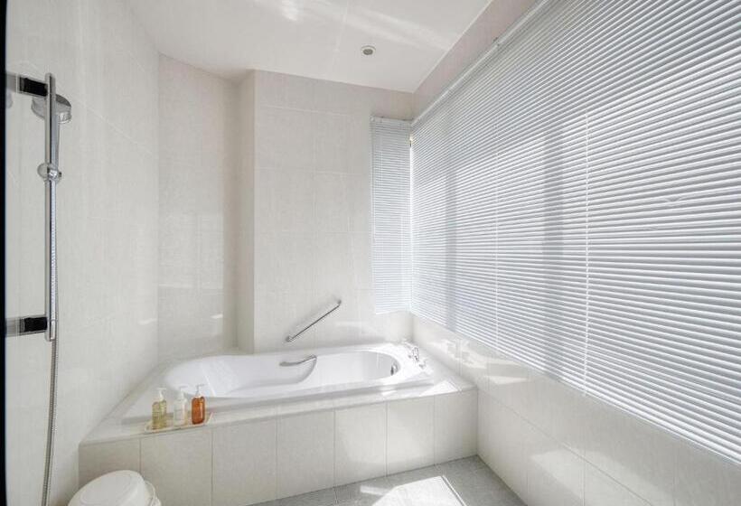 חדר דלוקס נוף לים, La Casa Panacea Okinawa Resort