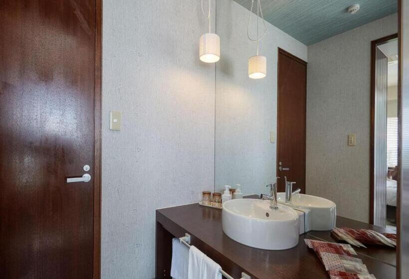 اتاق لوکس با چشم‌انداز دریا, La Casa Panacea Okinawa Resort