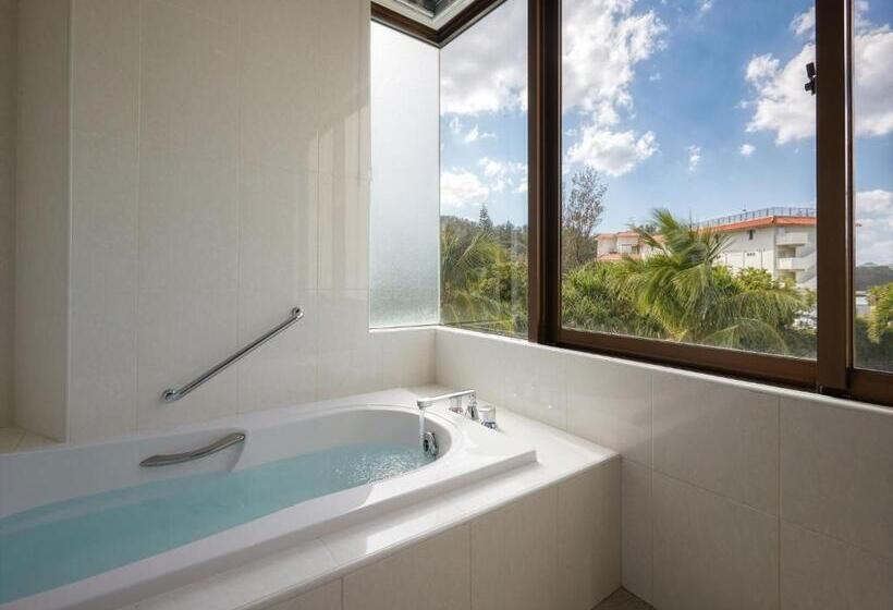 غرفة ديلوكس مطلّة علي البحر, La Casa Panacea Okinawa Resort