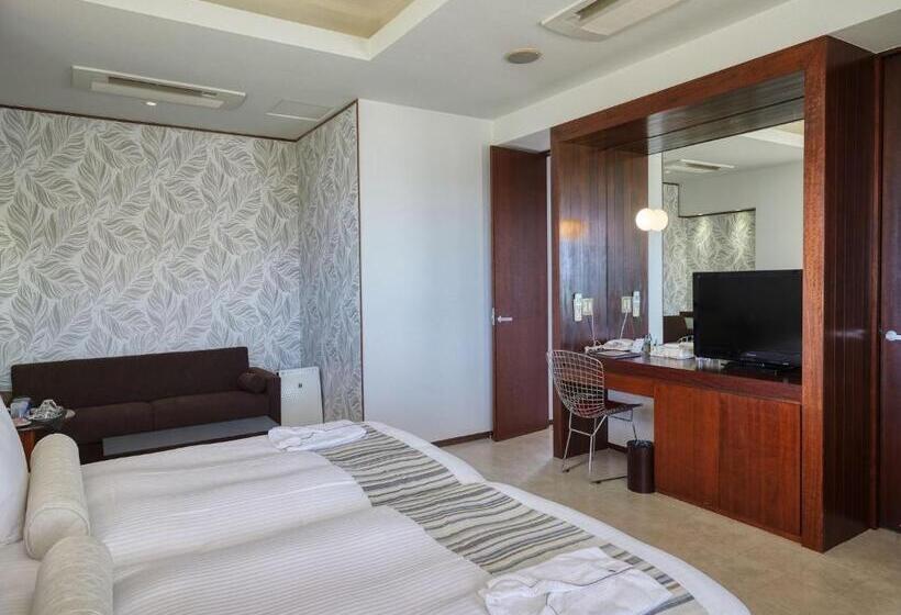 חדר דלוקס נוף לים, La Casa Panacea Okinawa Resort