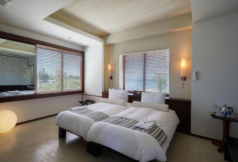 חדר דלוקס נוף לים, La Casa Panacea Okinawa Resort