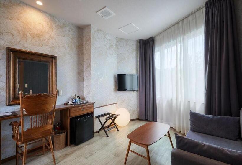 חדר דלוקס נוף לים, La Casa Panacea Okinawa Resort