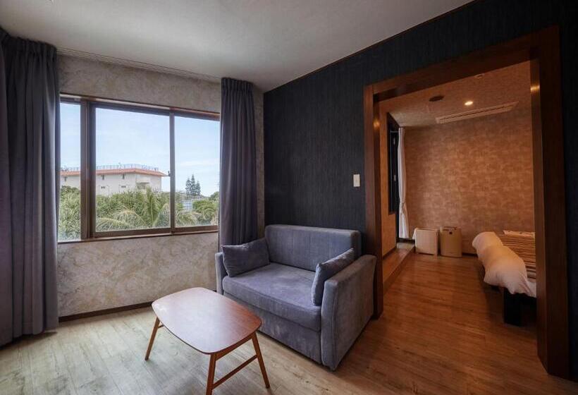 اتاق لوکس با چشم‌انداز دریا, La Casa Panacea Okinawa Resort