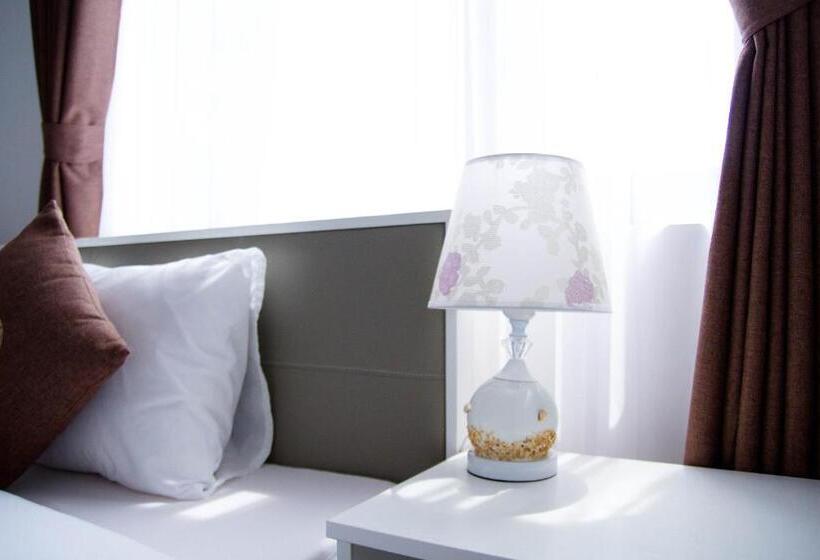 اتاق استاندارد سه نفره, Poetic Hue Hotel & Spa