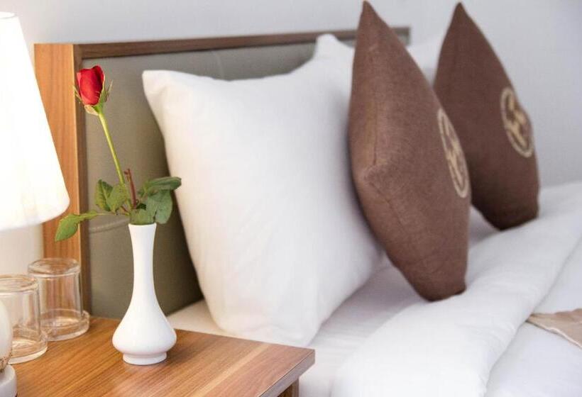 اتاق لوکس با بالکن, Poetic Hue Hotel & Spa