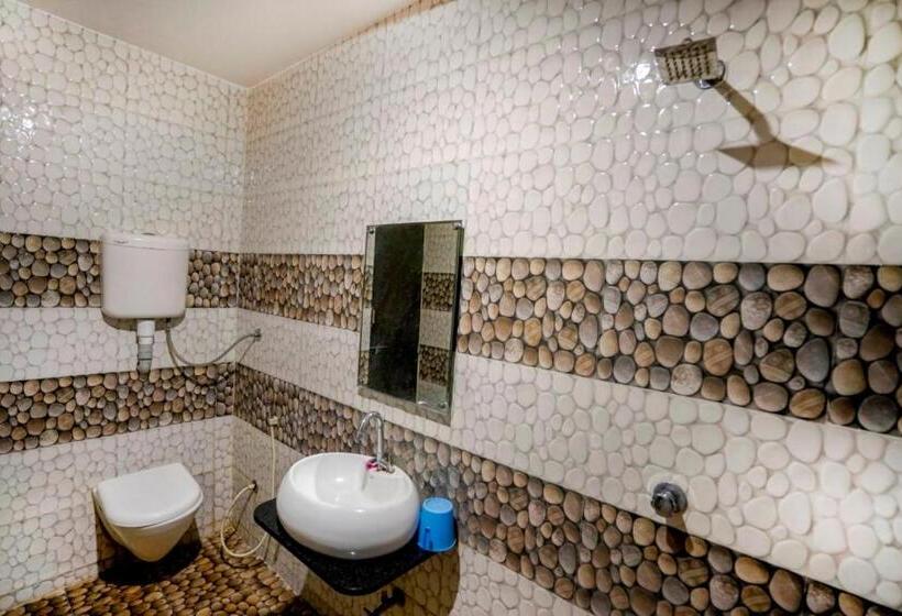 Quarto deluxe, Bhakti, Rajkot