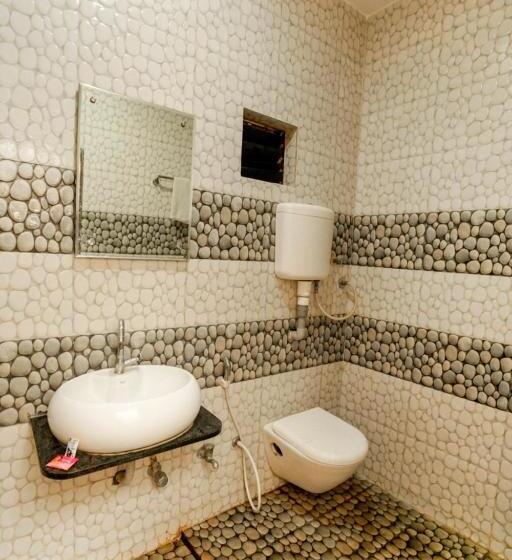 Quarto deluxe, Bhakti, Rajkot