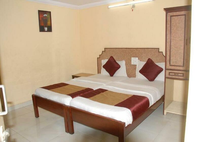 اتاق لوکس, Bhavani Lodge