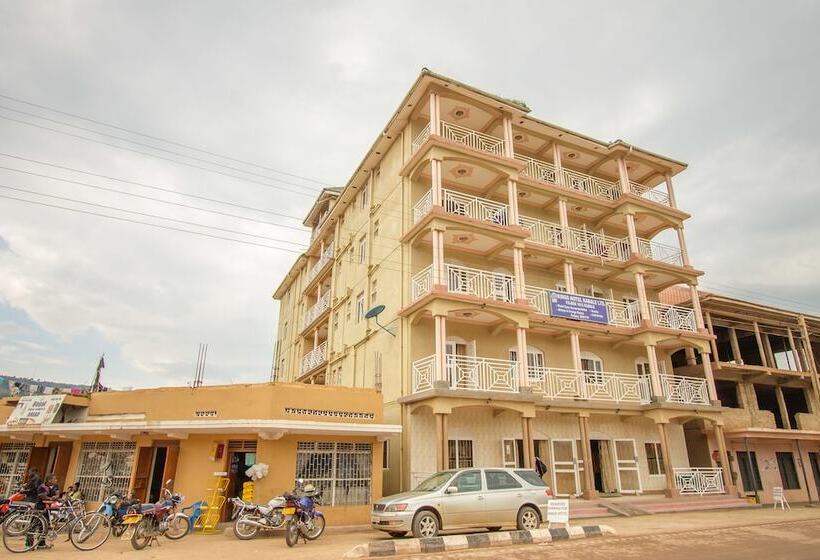اتاق استاندارد سه نفره, Kings Hotel Kabale