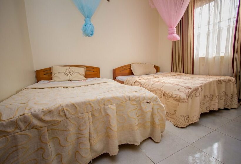 اتاق خانوادگی, Kings Hotel Kabale