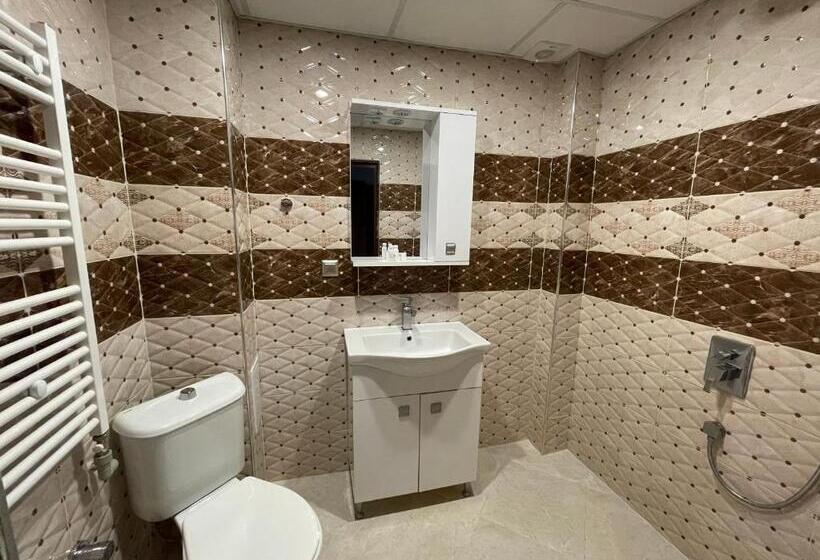 חדר לארבעה סטנדרטי עם מרפסת, Merdjan