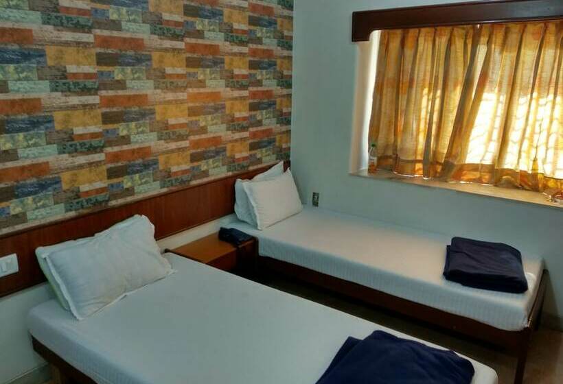 Economy Room, Mogul Palace   Near Masjid Bunder Mumbai