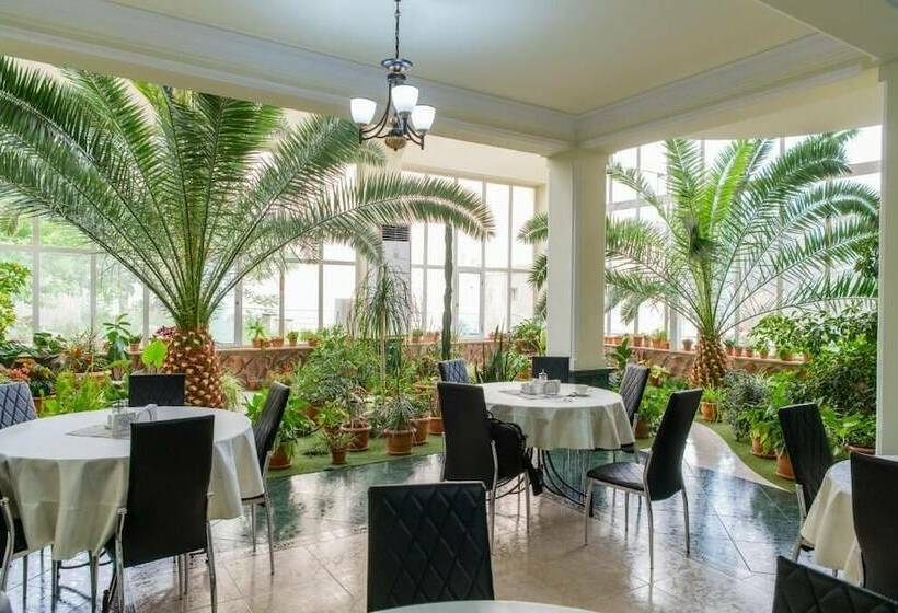 اتاق استاندارد با چشمانداز باغ, S&l Boutique