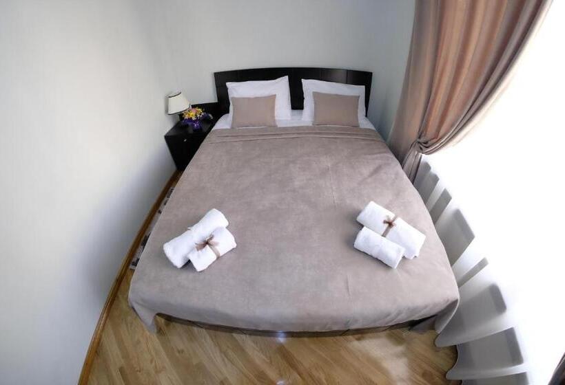 اتاق استاندارد با چشمانداز کوهستان, S&l Boutique