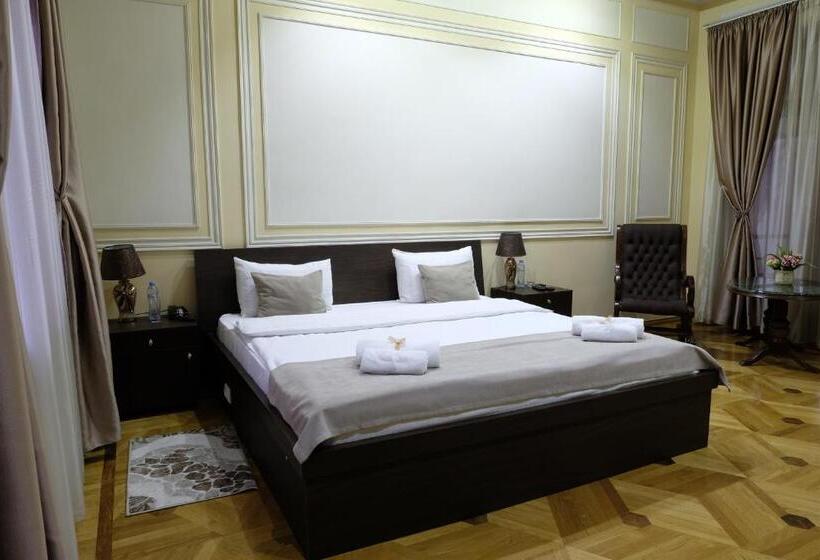 سوییت با چشمانداز باغ, S&l Boutique