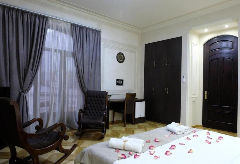 سوئیت با وان آب گرم, S&l Boutique