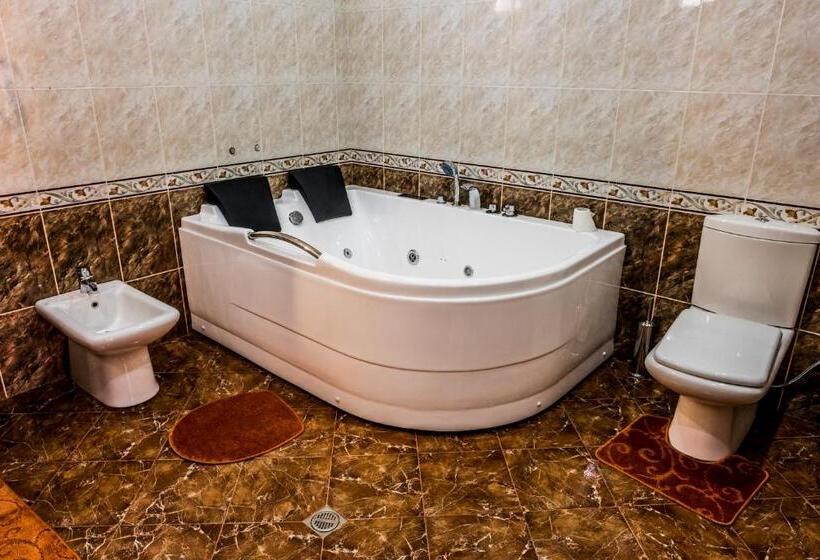 سوئیت با وان آب گرم, S&l Boutique