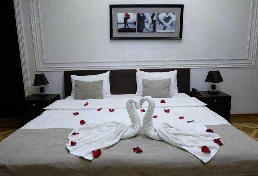 سوئیت با وان آب گرم, S&l Boutique