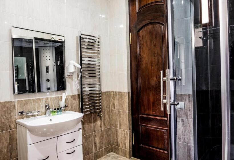 اتاق لوکس با بالکن, S&l Boutique