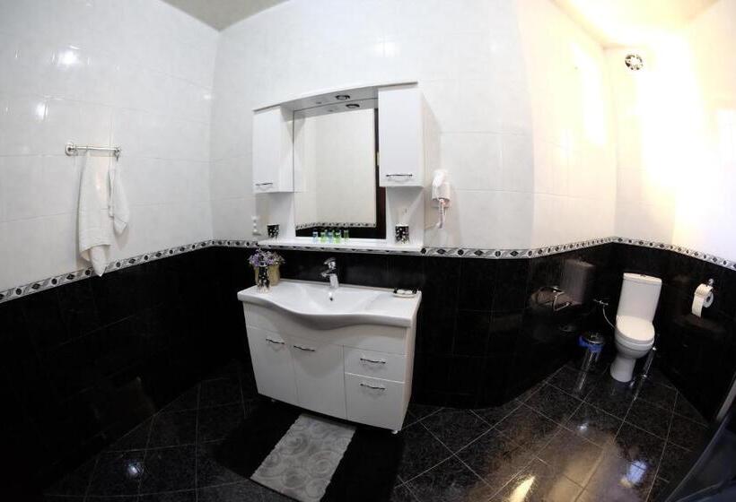 سوئیت با بالکن, S&l Boutique