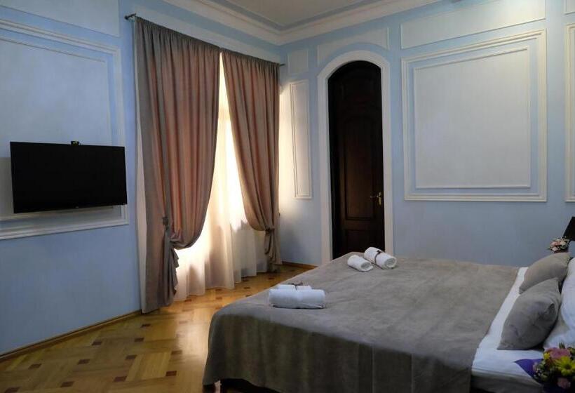 سوئیت با بالکن, S&l Boutique